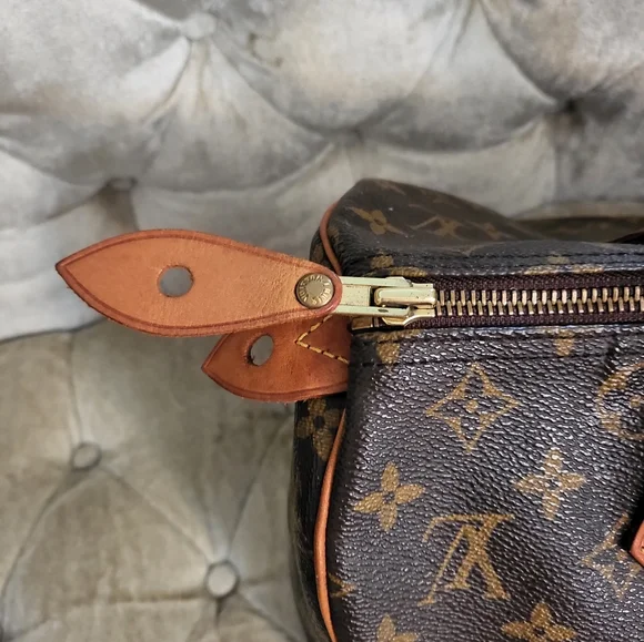 (SOLD)Authentic Louis Vuitton Monogram speedy 30 - Picture 3 of 12